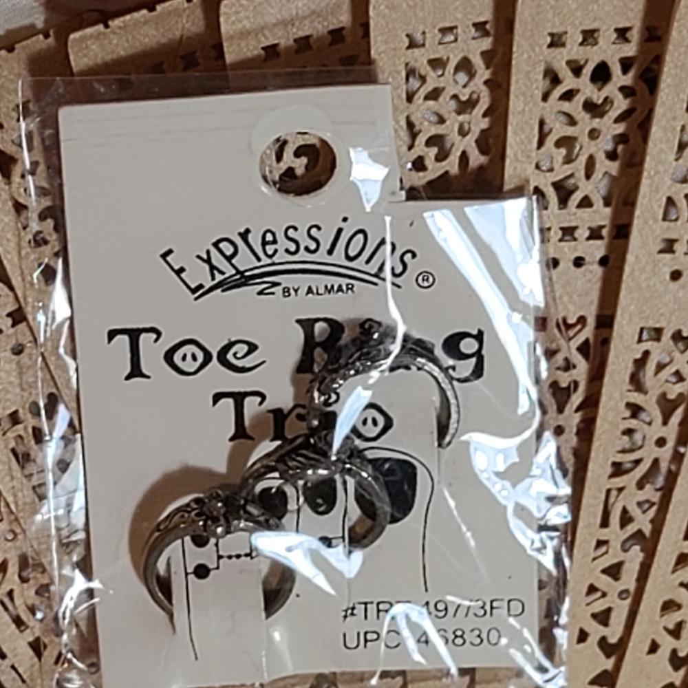 Vintage Silver Toe Rings Set - Picture 3 of 10